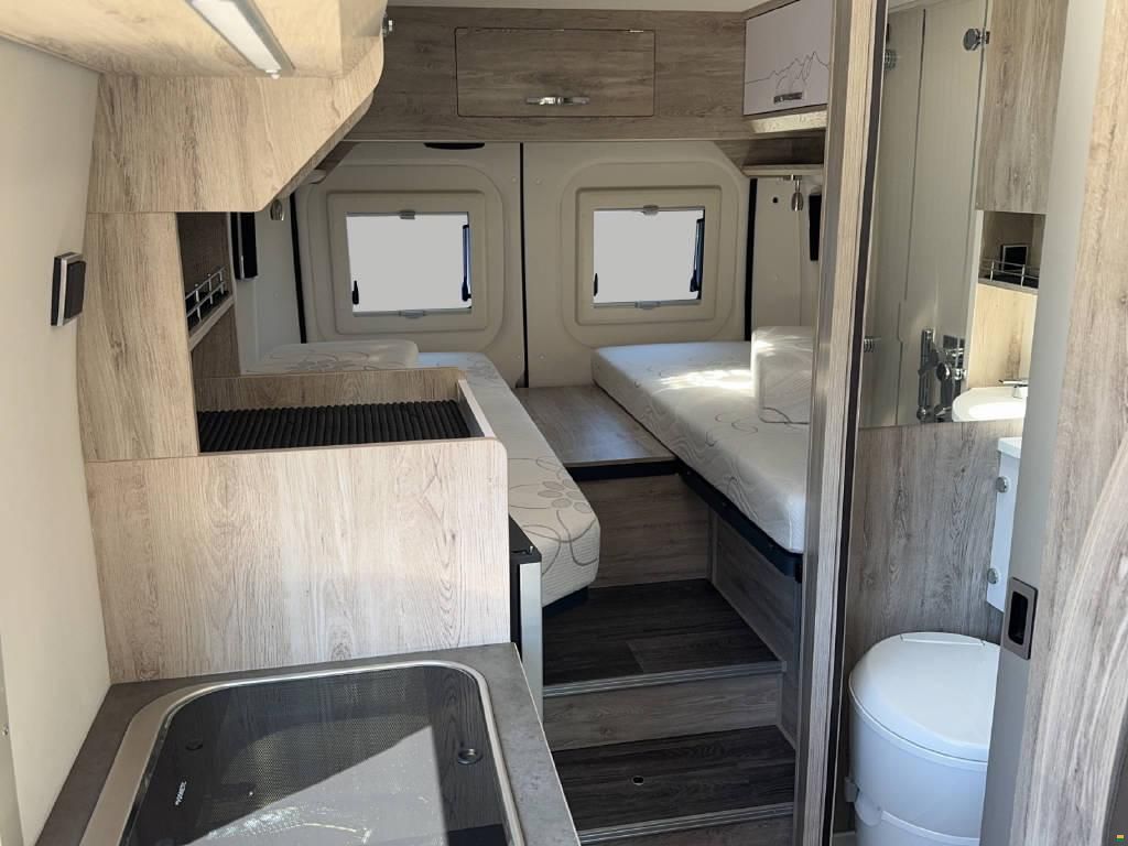 Bravia Mobil Swan 636 Swiss Edition