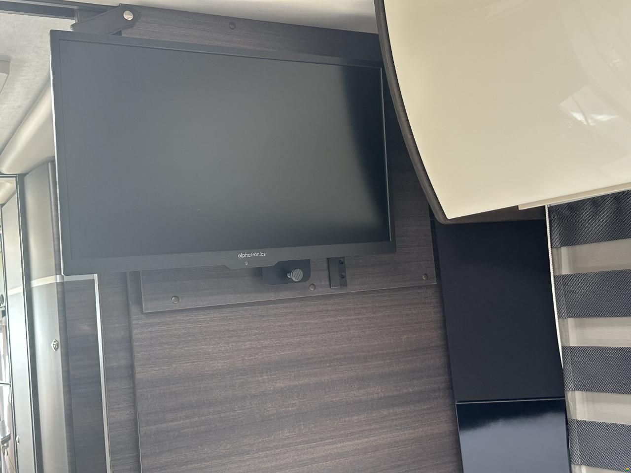 Concorde Charisma 900L