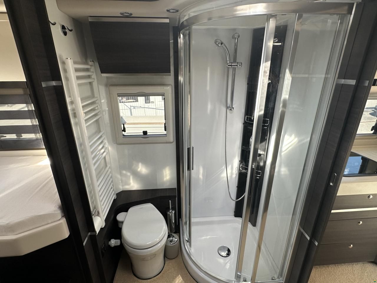 Concorde Charisma 900L