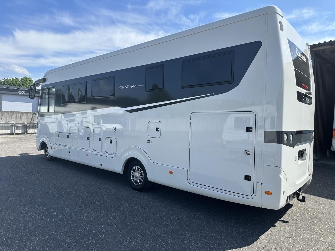 Concorde Charisma 900L
