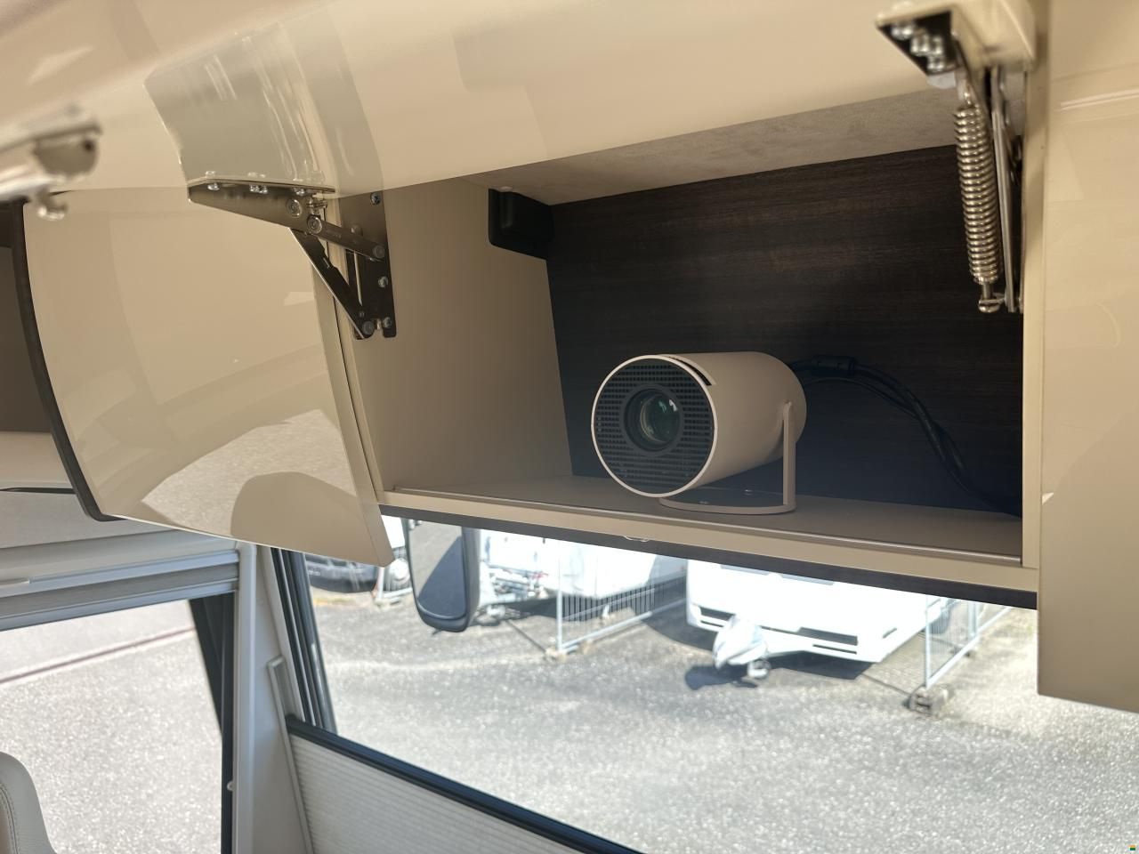 Concorde Charisma 900L