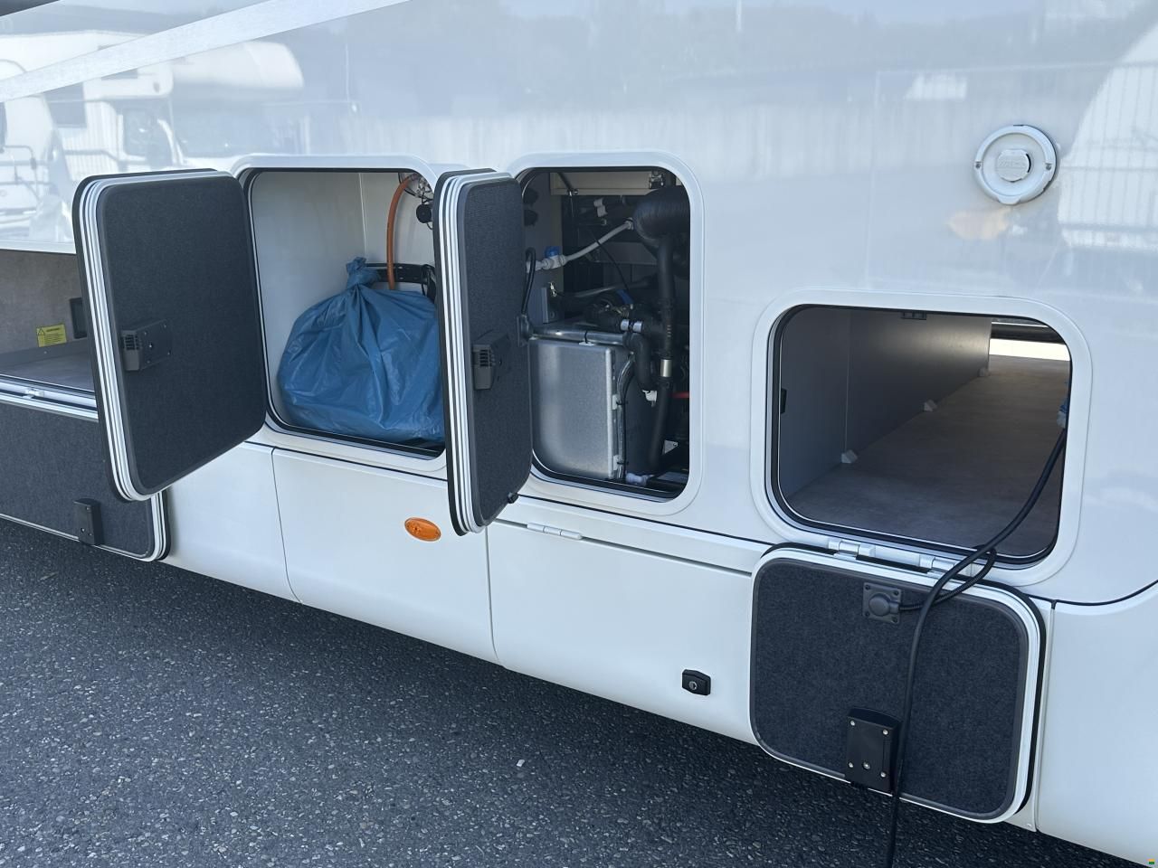 Concorde Charisma 900L