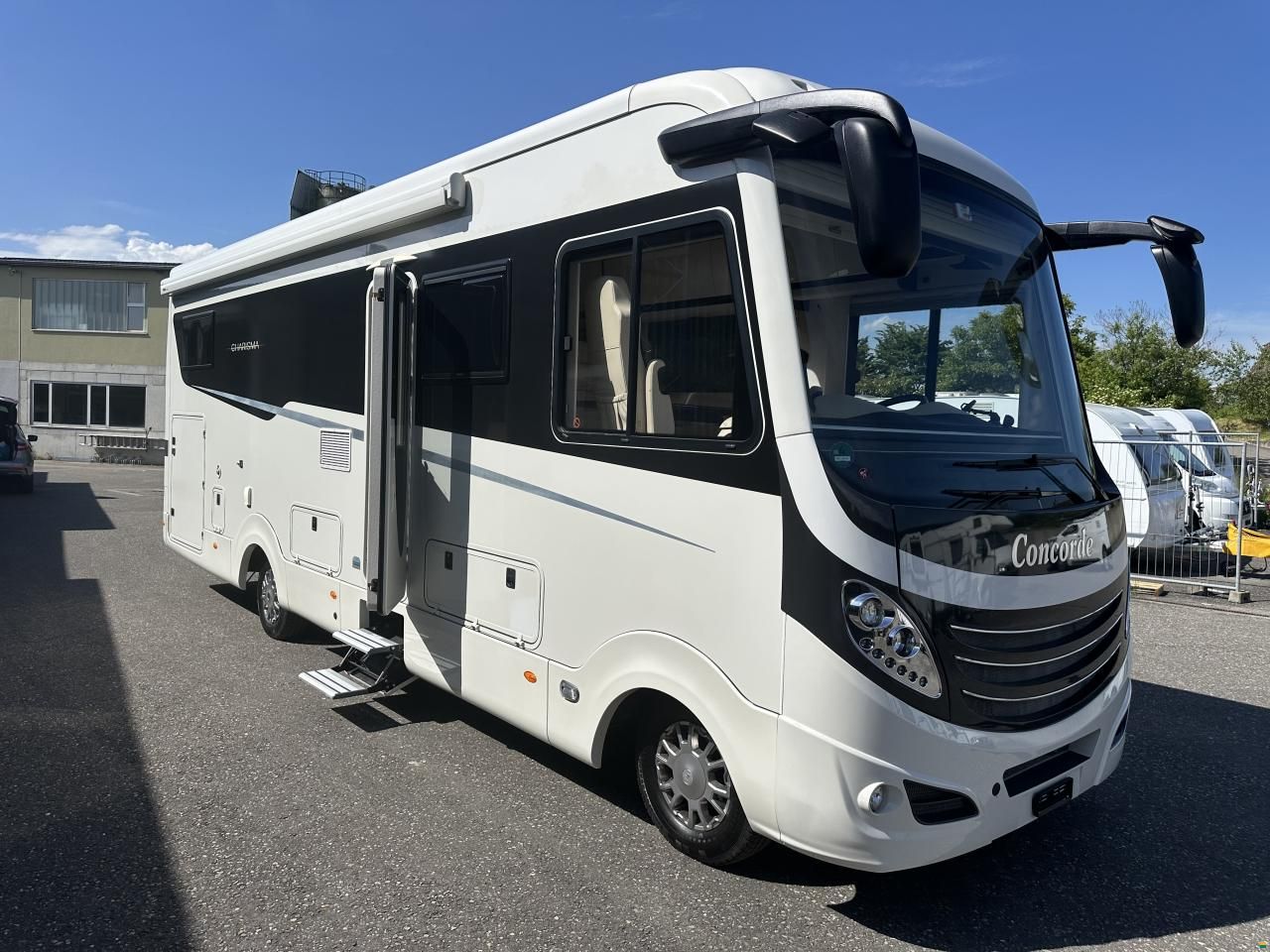 Concorde Charisma 900L