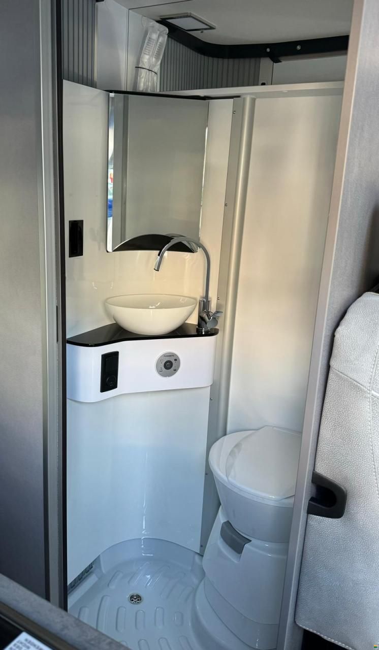 Pössl Summit 600 L Shine *Längsbetten*