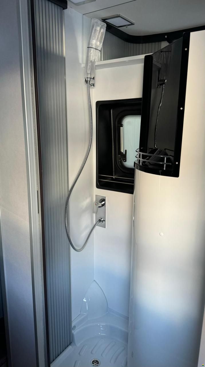 Pössl Summit 600 L Shine *Längsbetten*