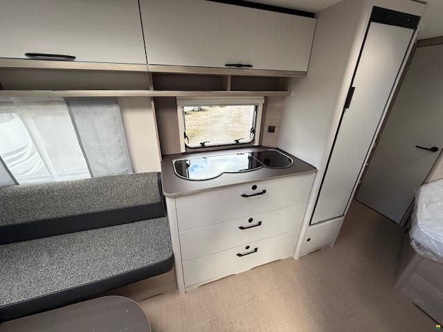 Bürstner Premio 460 TS Skyline