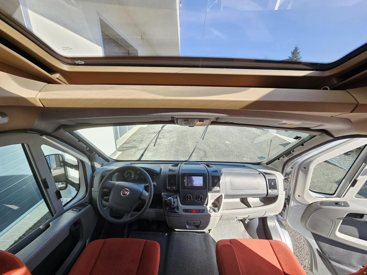 Knaus Sun ti 600 mit Doppelbett, Luftfederung!