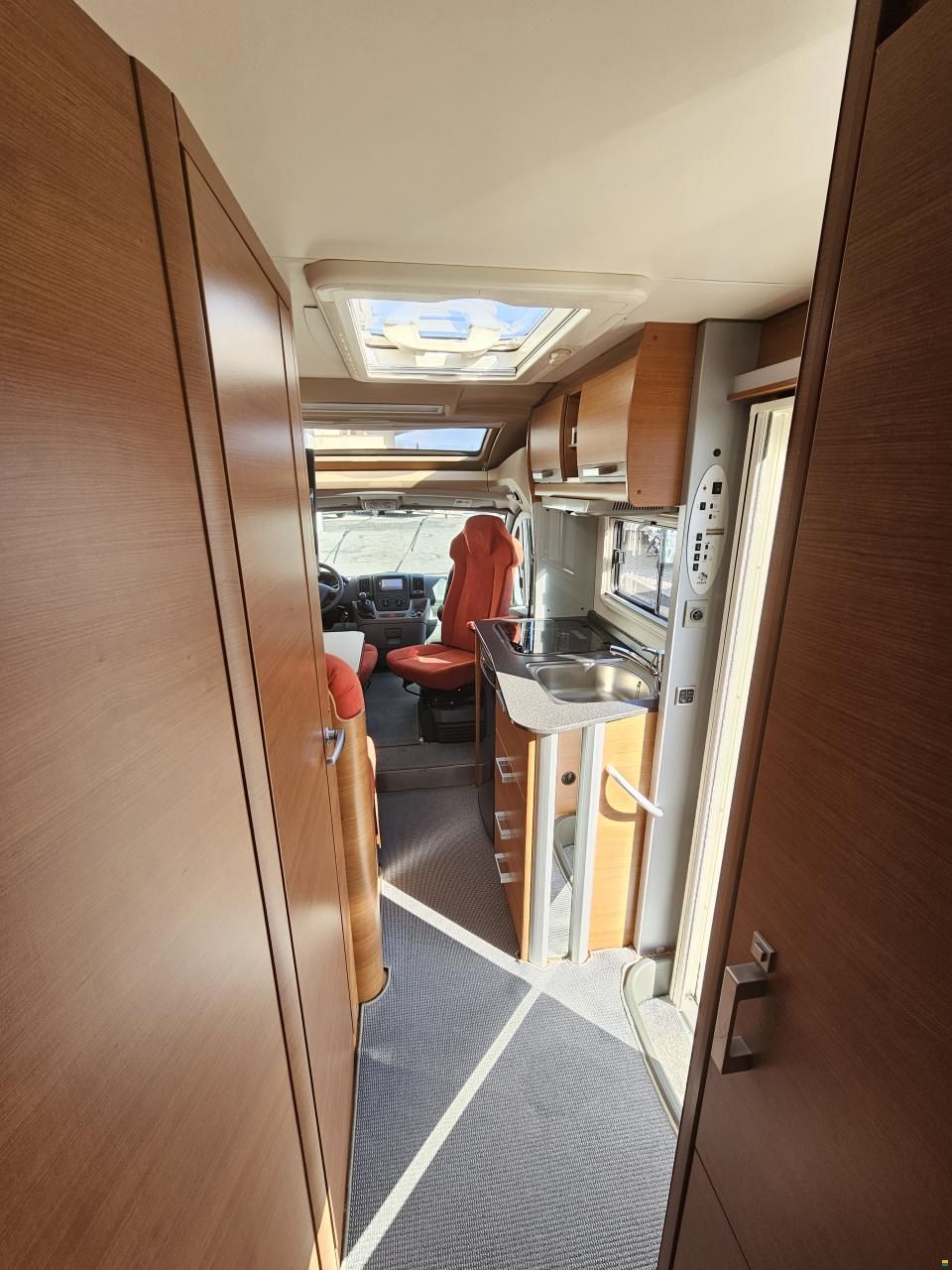 Knaus Sun ti 600 mit Doppelbett, Luftfederung!