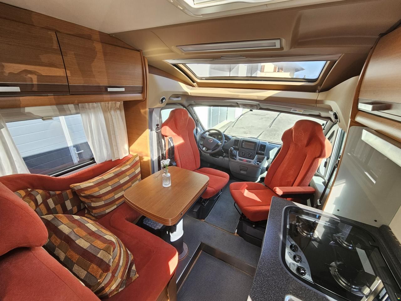 Knaus Sun ti 600 mit Doppelbett, Luftfederung!