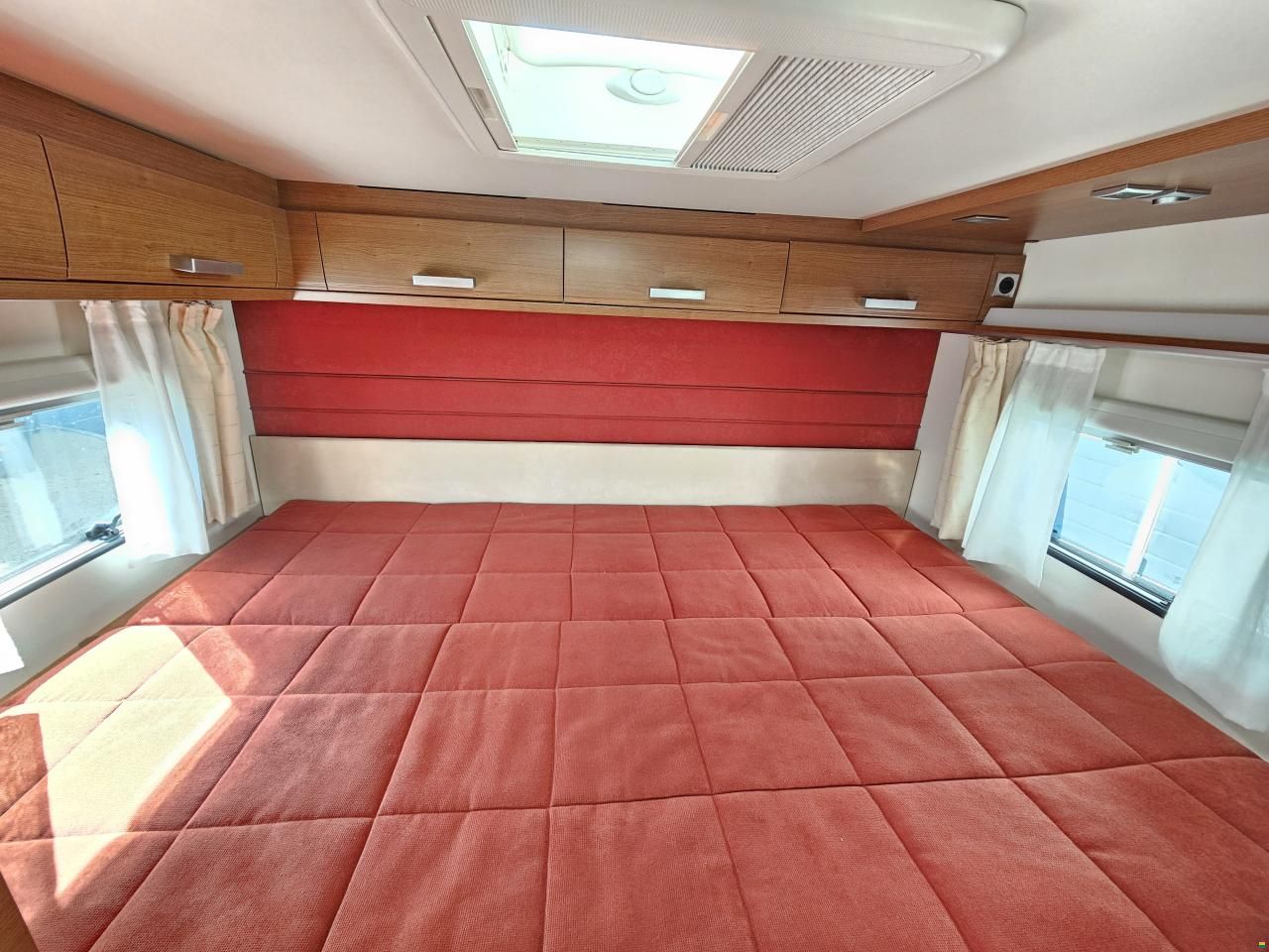Knaus Sun ti 600 mit Doppelbett, Luftfederung!