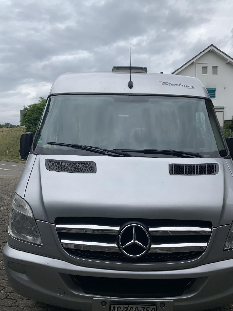 Mercedes Benz Starliner