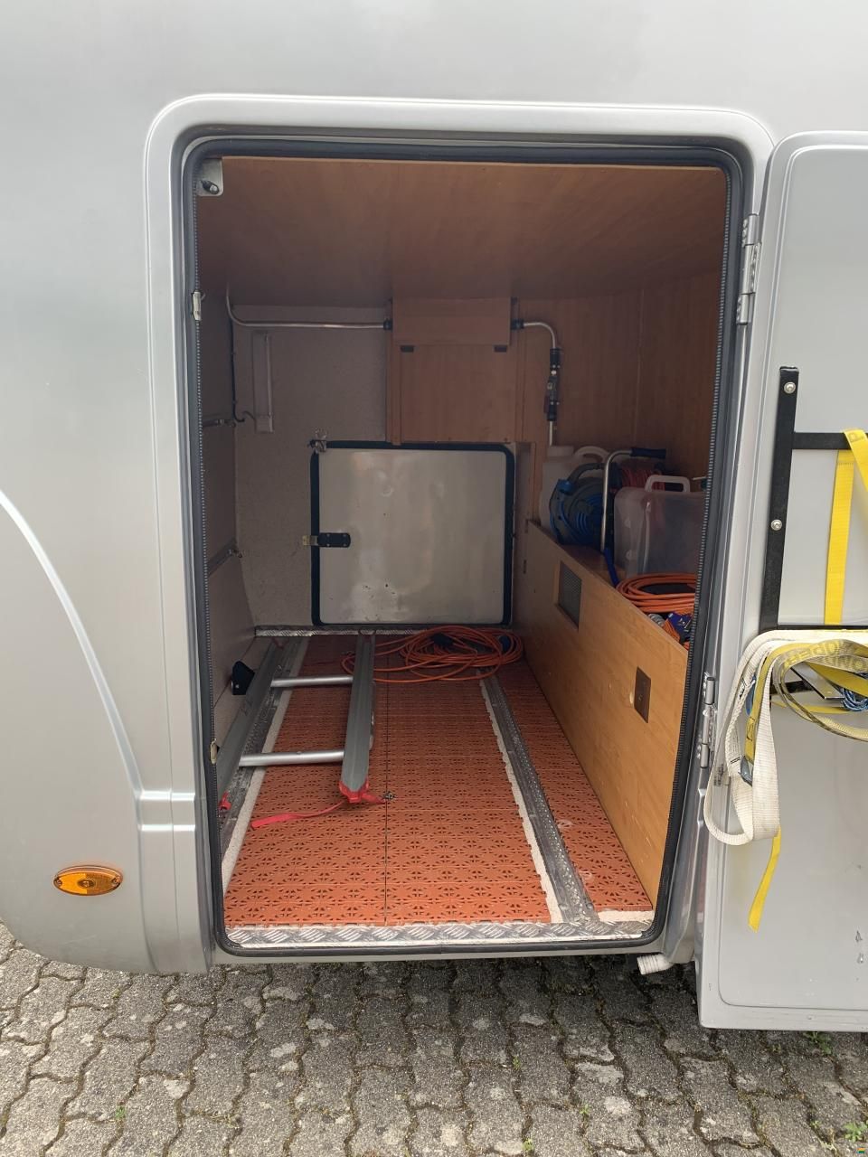 Mercedes Benz Starliner