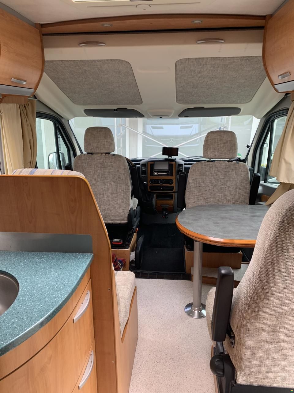 Mercedes Benz Starliner