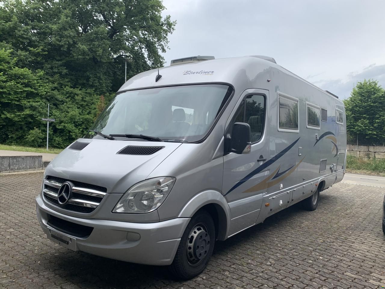 Mercedes Benz Starliner