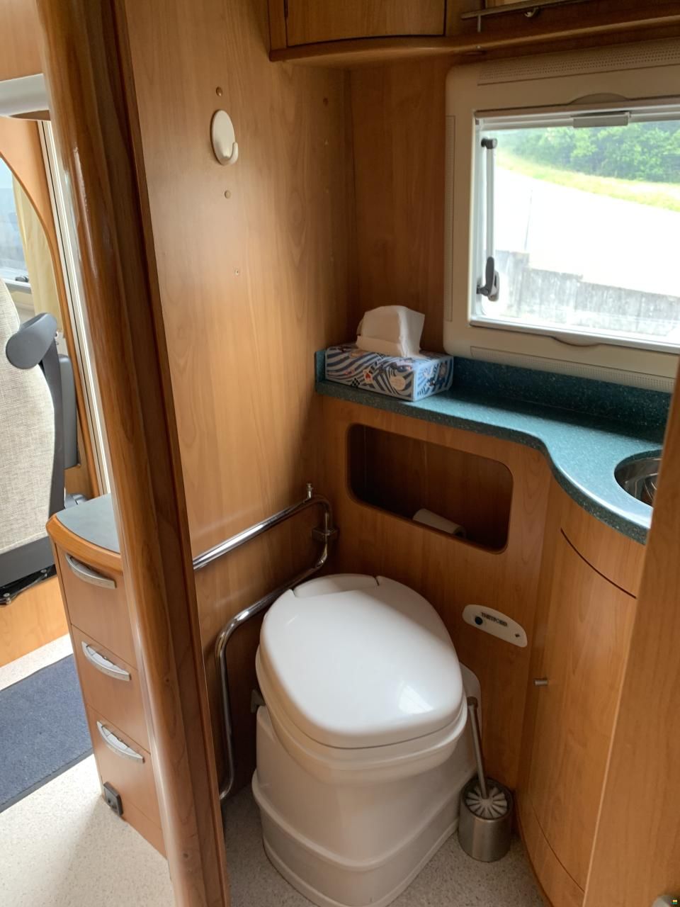 Mercedes Benz Starliner