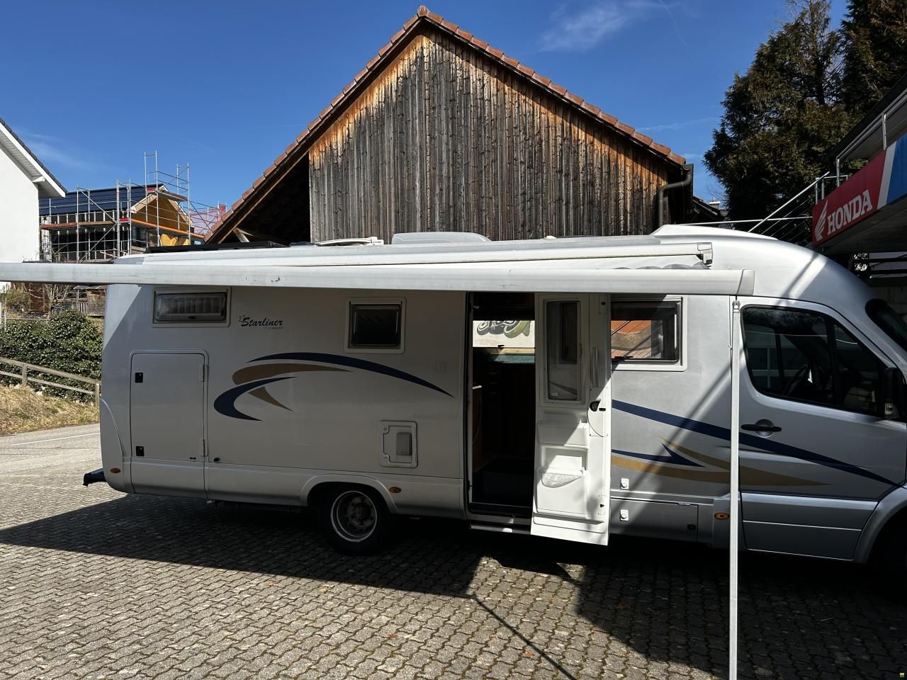 Mercedes Benz Starliner