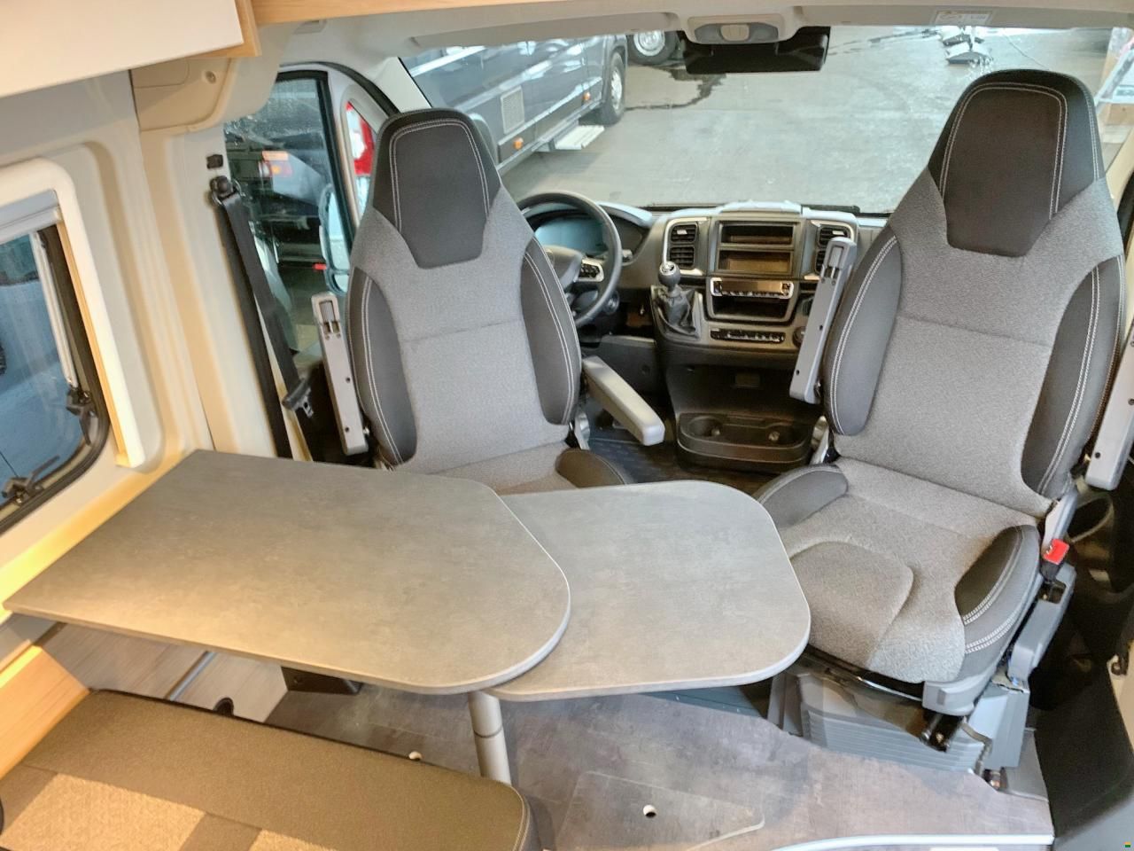 Roadcar R640