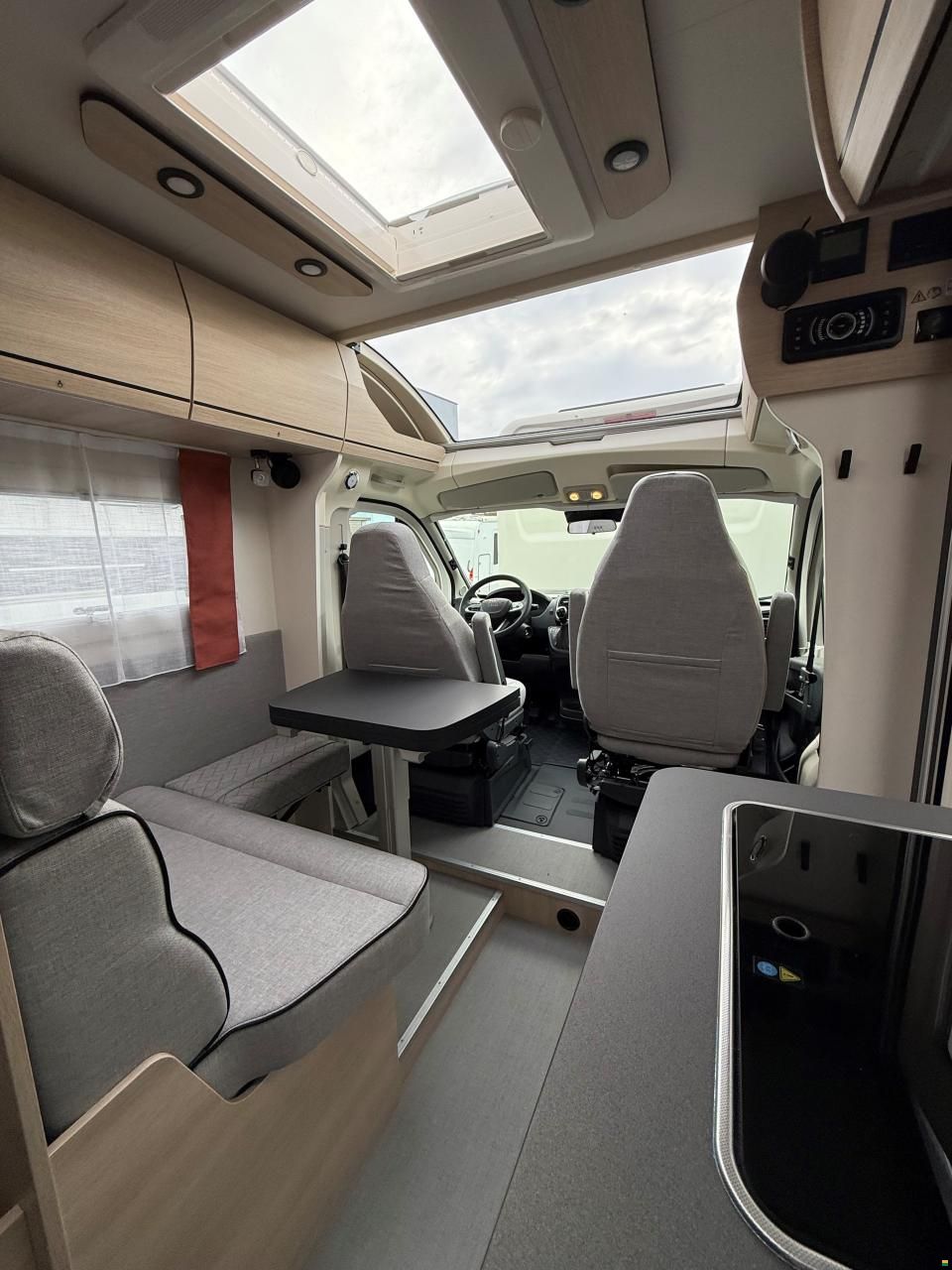 Rapido COMPACT C55 Night Edition