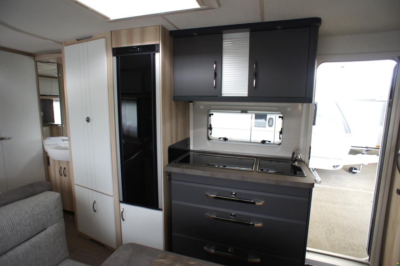 Hobby 560 KMFe De Luxe