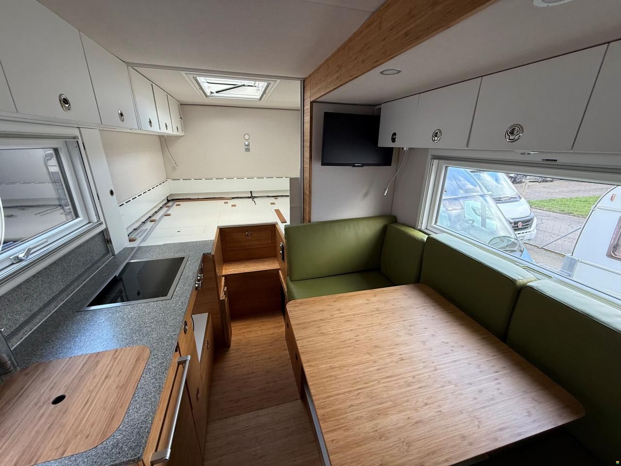 Mitsubishi FUSO 6C18 4x4