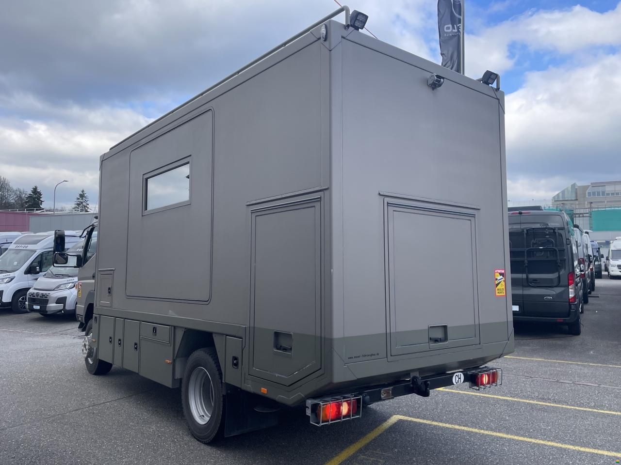 Mitsubishi FUSO 6C18 4x4