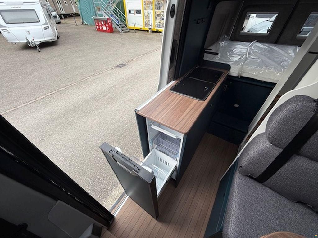 Hymer Eriba Car 600 Bicolour Blue