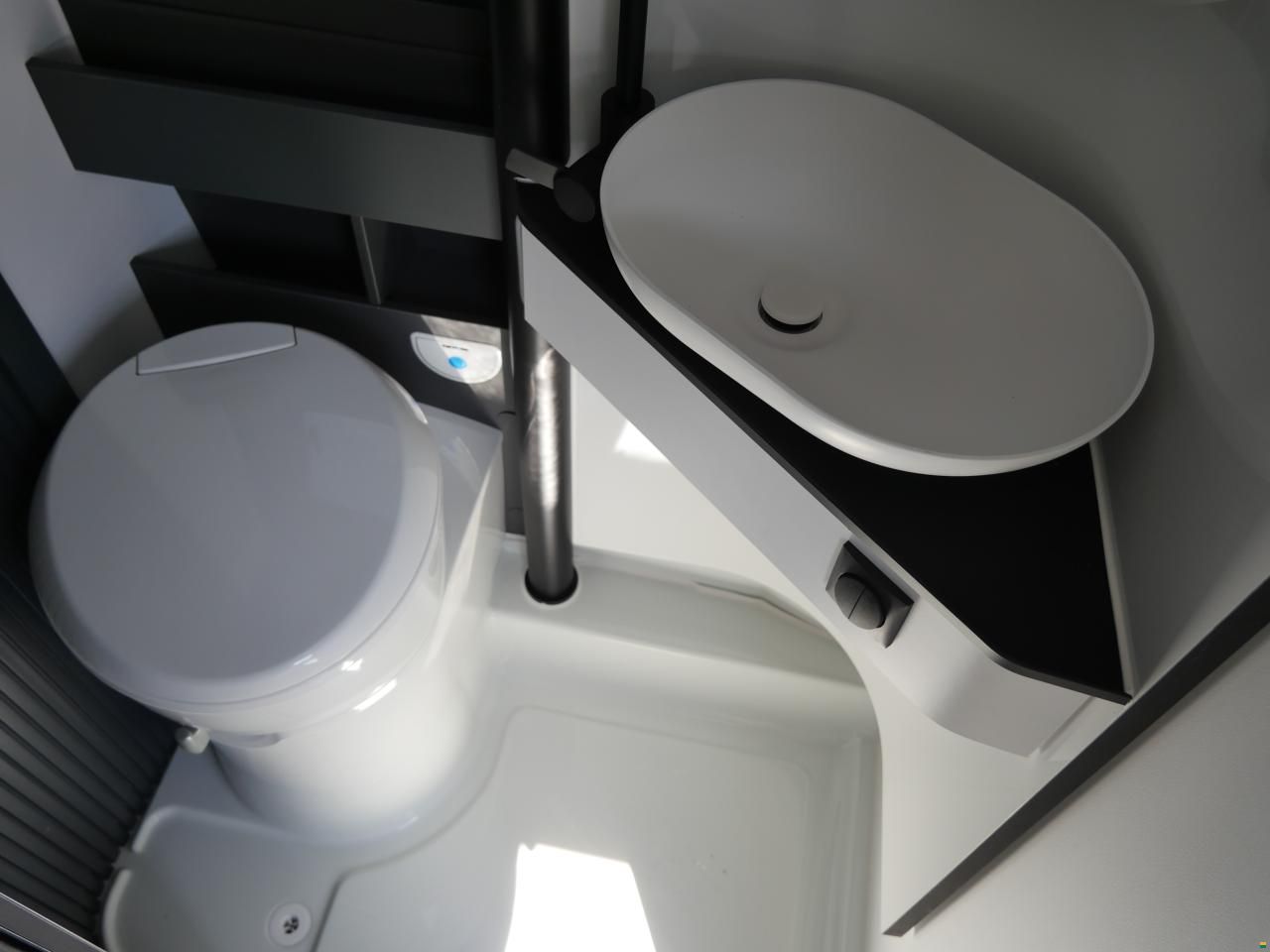 Adria Twin Supreme 640 SGX Automat