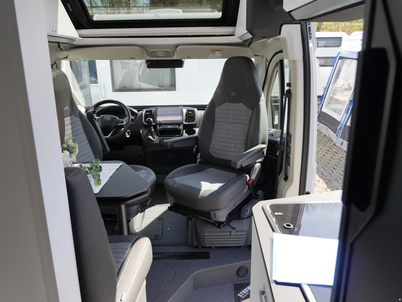 Adria Twin Supreme 640 SGX Automat