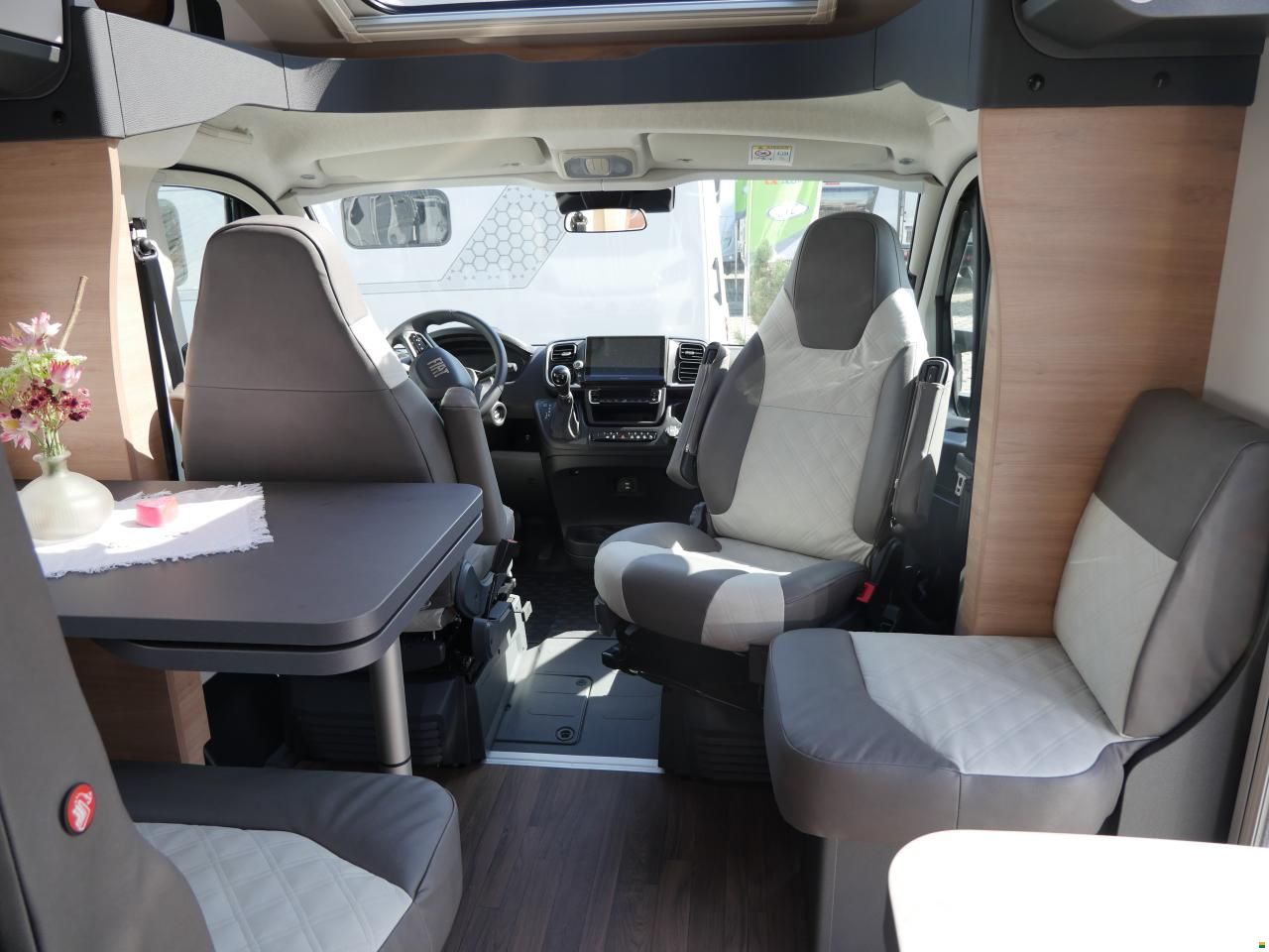 Knaus Live Ti 650 MEG Platinum Selection