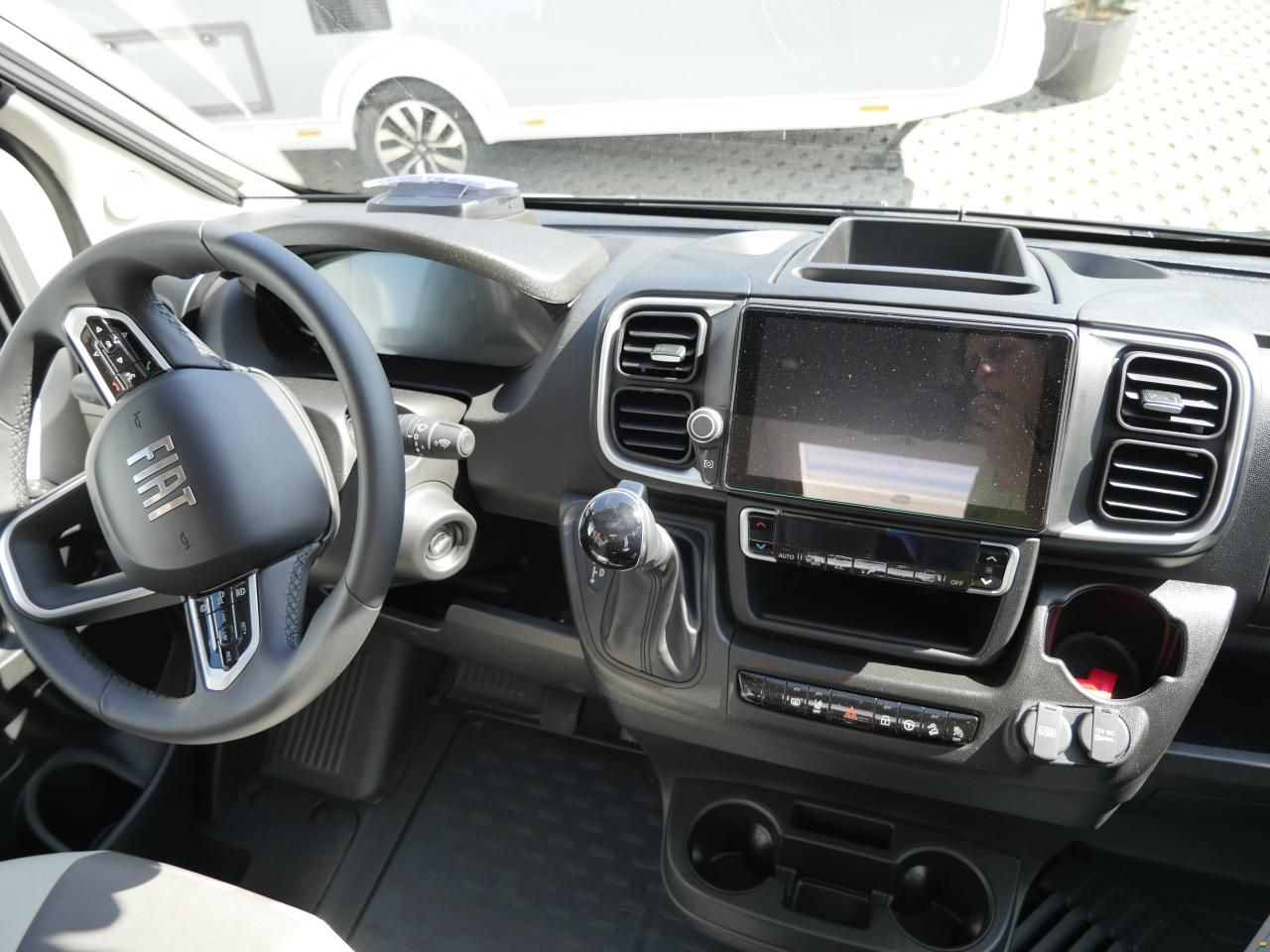 Knaus Live Ti 650 MEG Platinum Selection