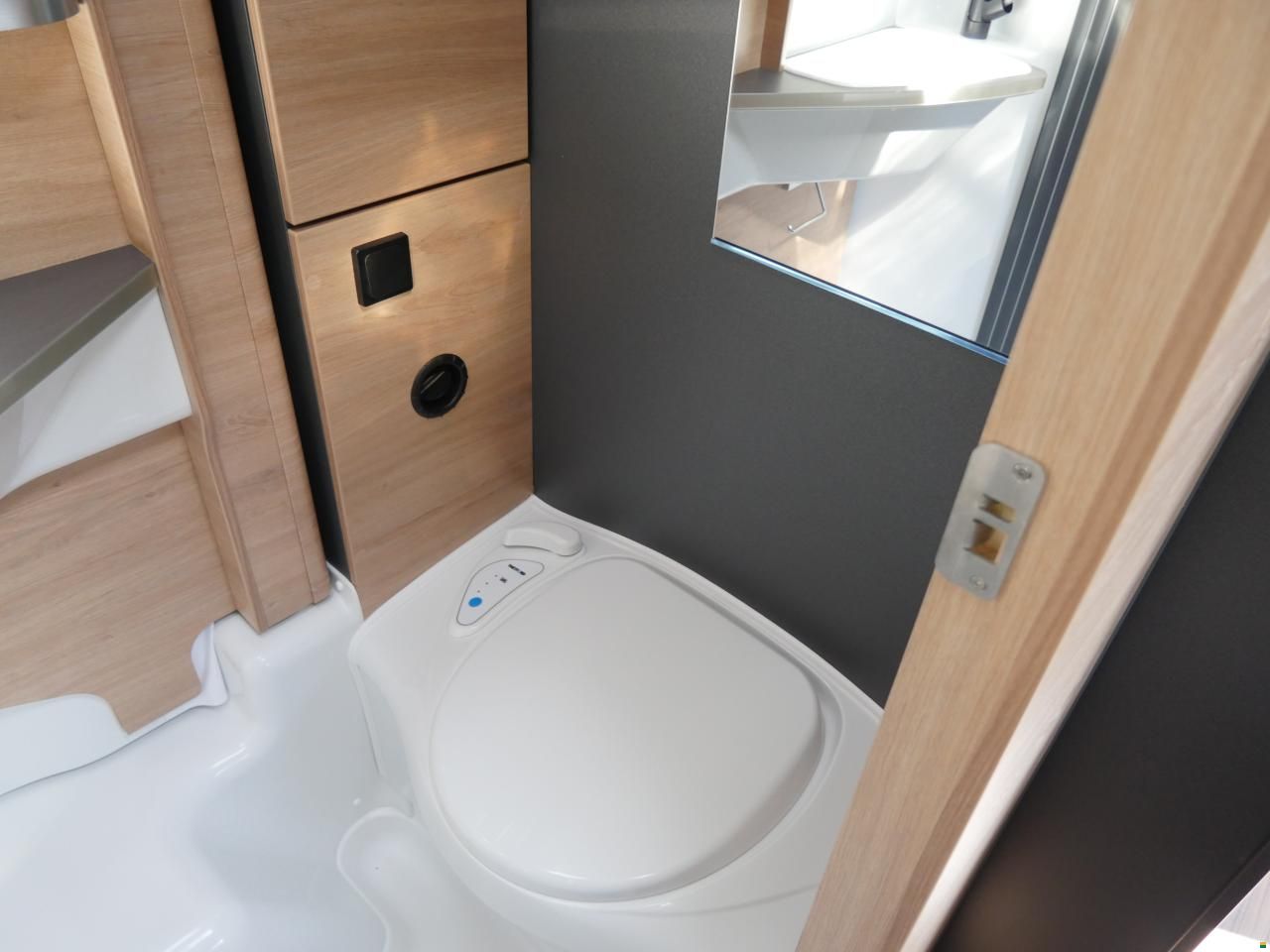 Knaus Live Ti 650 MEG Platinum Selection