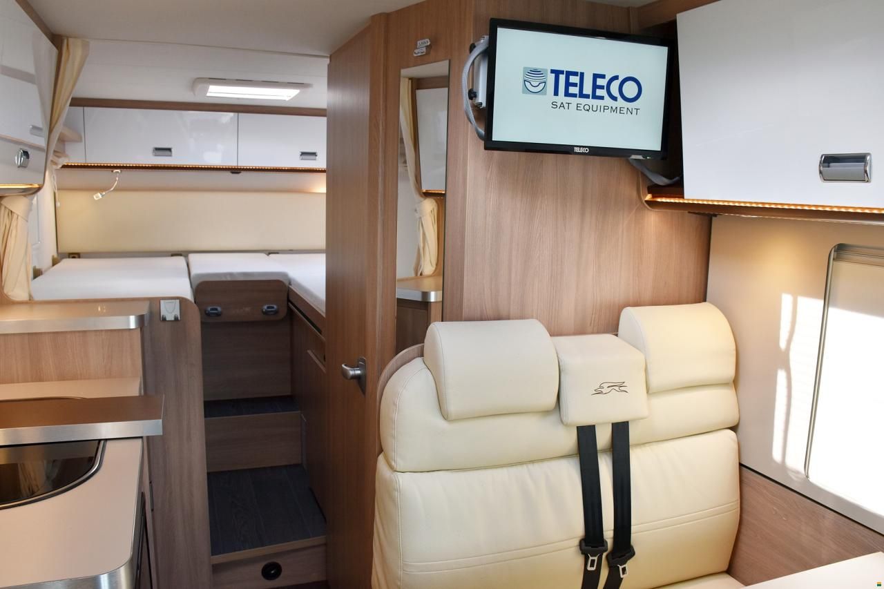 Laika KOSMO COMPACT V9 2.2 MJ140