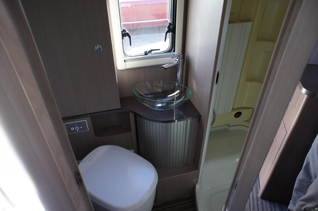 Adria Matrix Supreme 687 SL