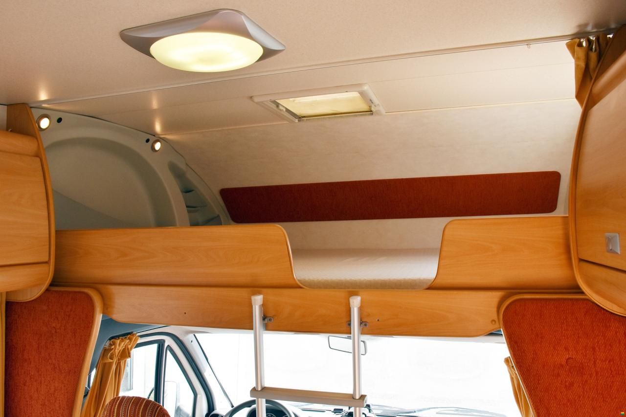 Challenger 163 2.8 JTD DIESEL ALKOVEN