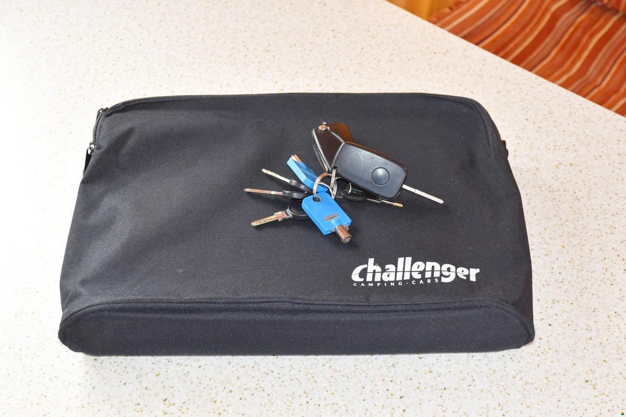 Challenger 163 2.8 JTD DIESEL ALKOVEN