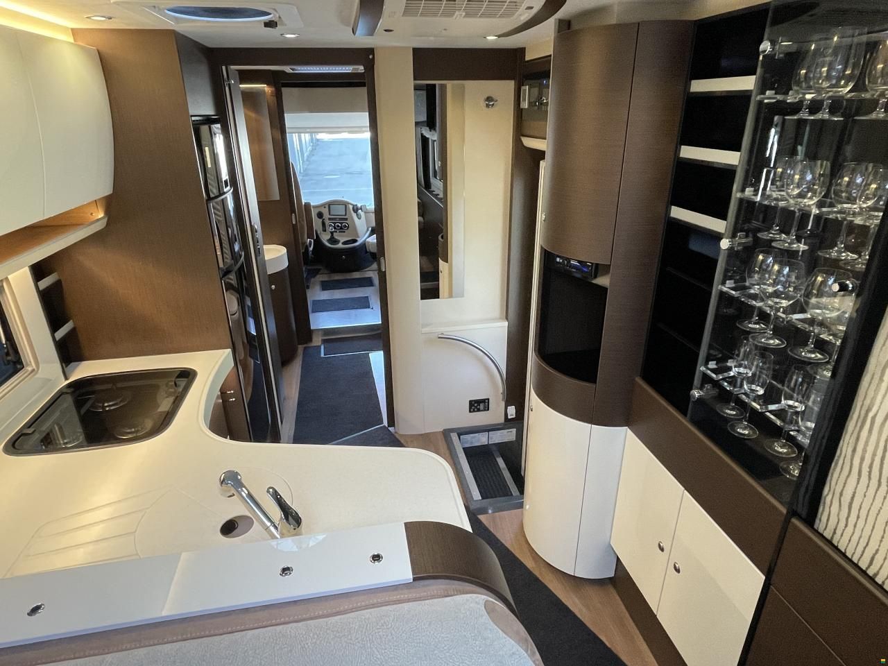 Concorde Carver 890 RRL