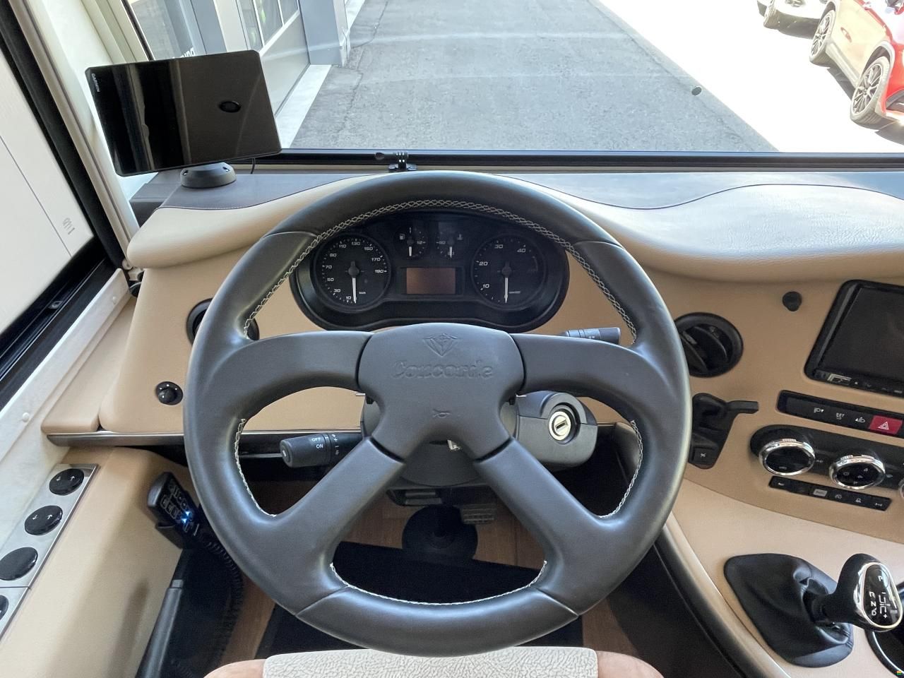 Concorde Carver 890 RRL