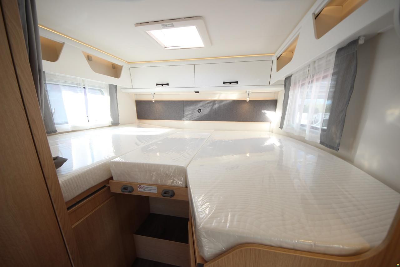 Sunlight I 67S Adventure