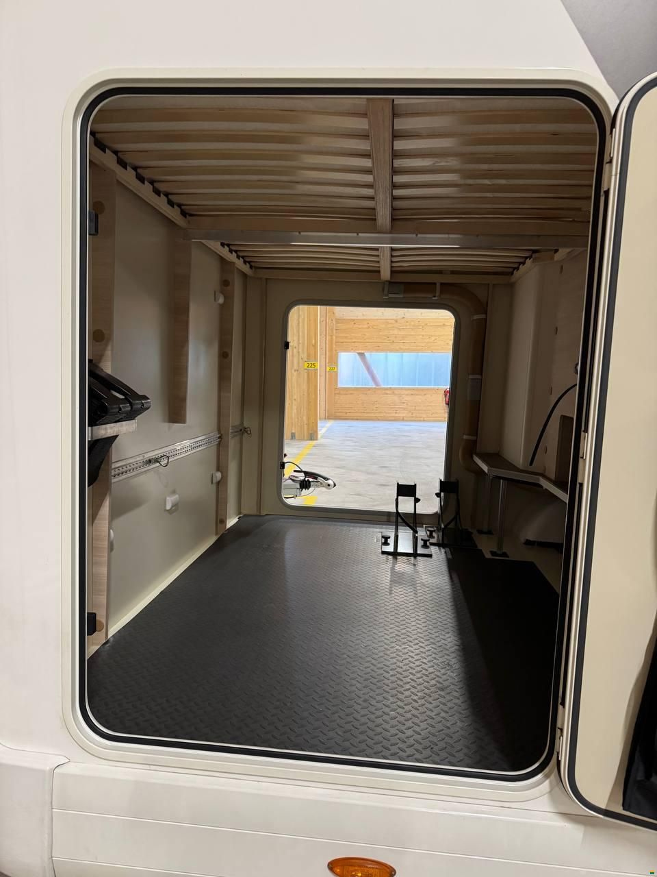 Eura Mobil Activa One 690 HB