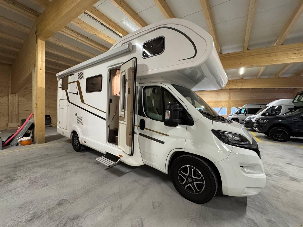 Eura Mobil Activa One 690 HB