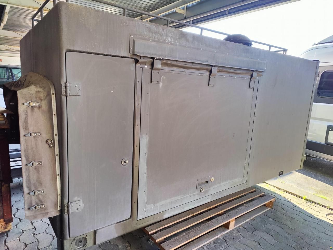 712 M 6x6 Kommandokabine