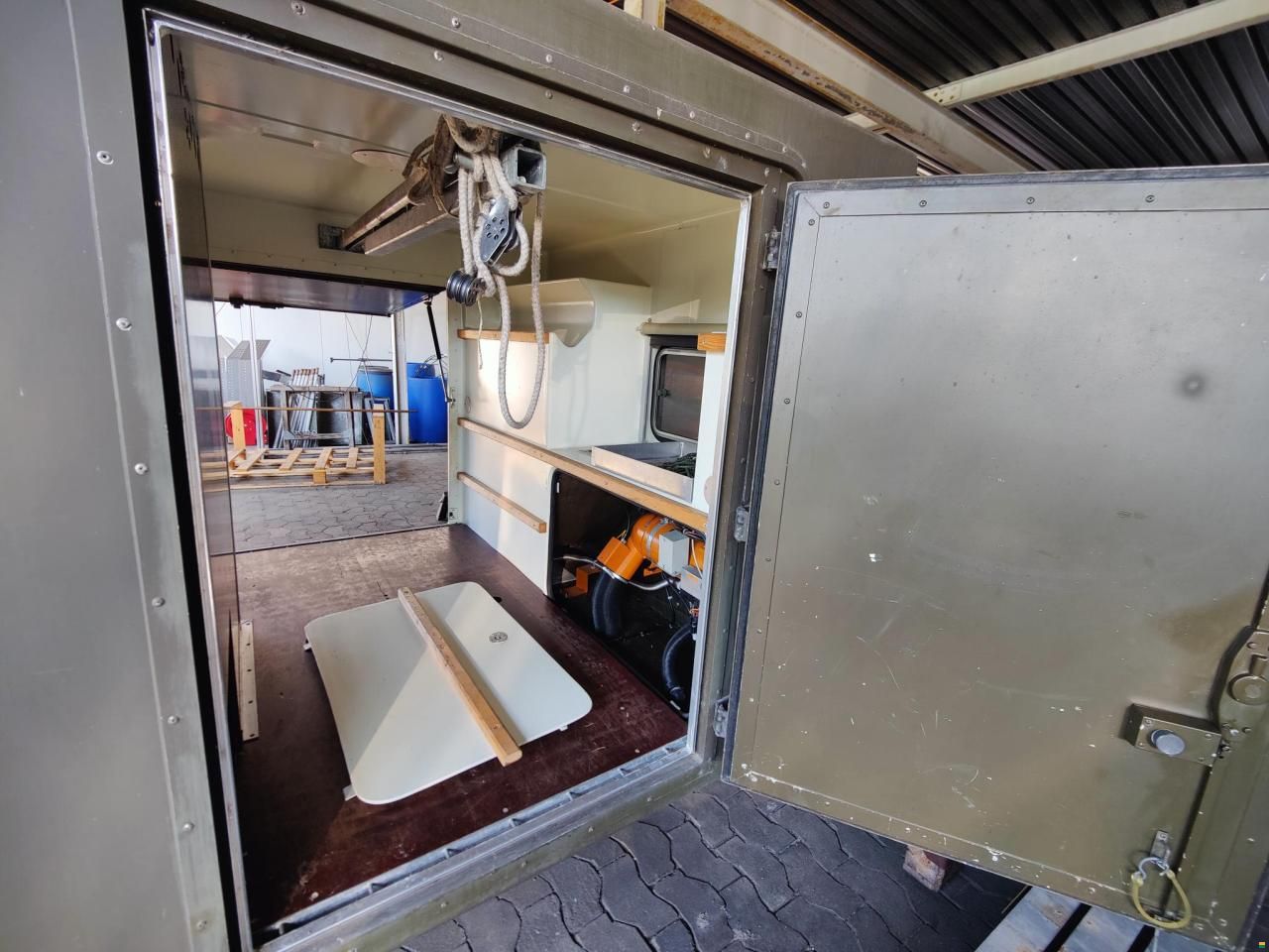 712 M 6x6 Kommandokabine