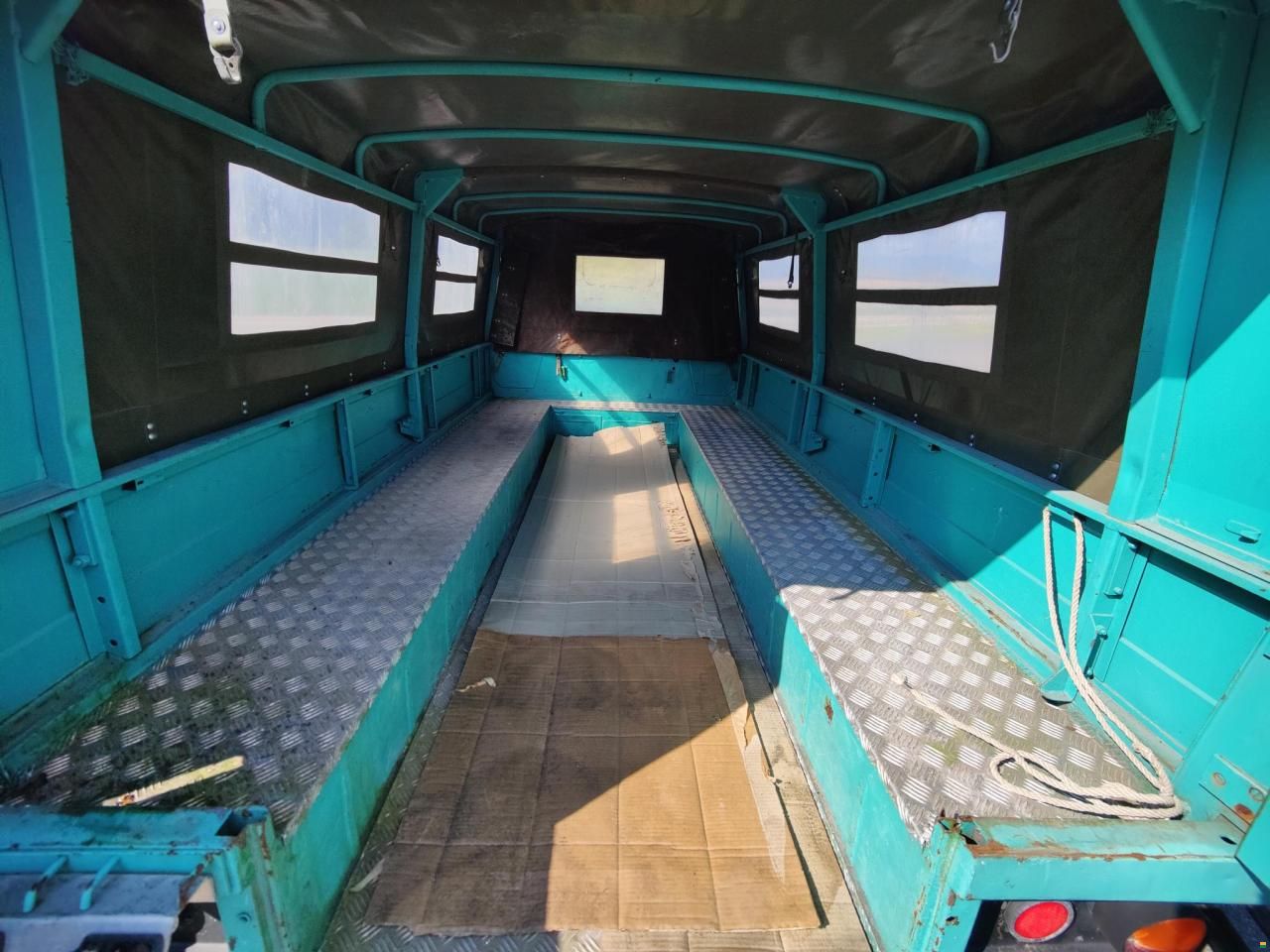 712 M 6x6 Kommandokabine