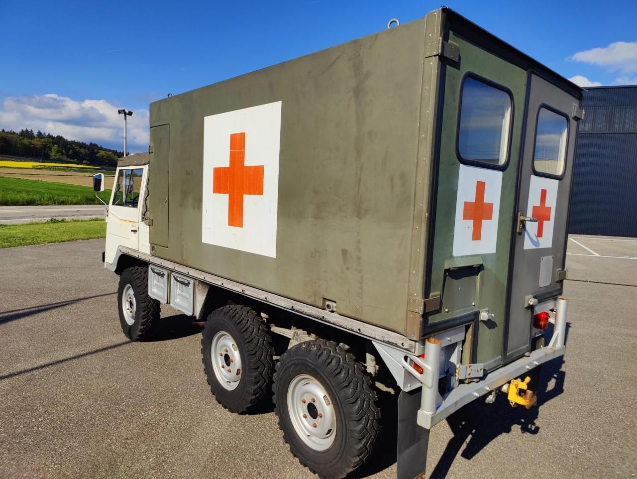 712 M 6x6 Sanitätskabine