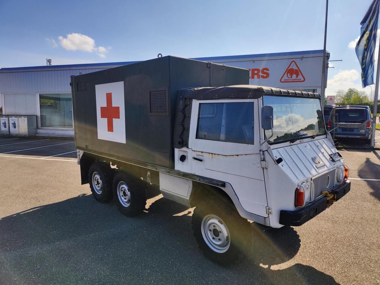 712 M 6x6 Sanitätskabine