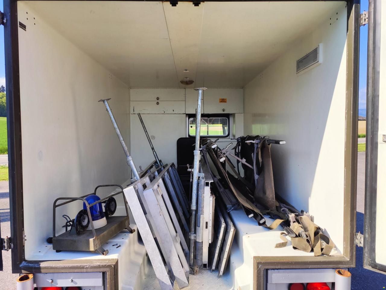 712 M 6x6 Sanitätskabine