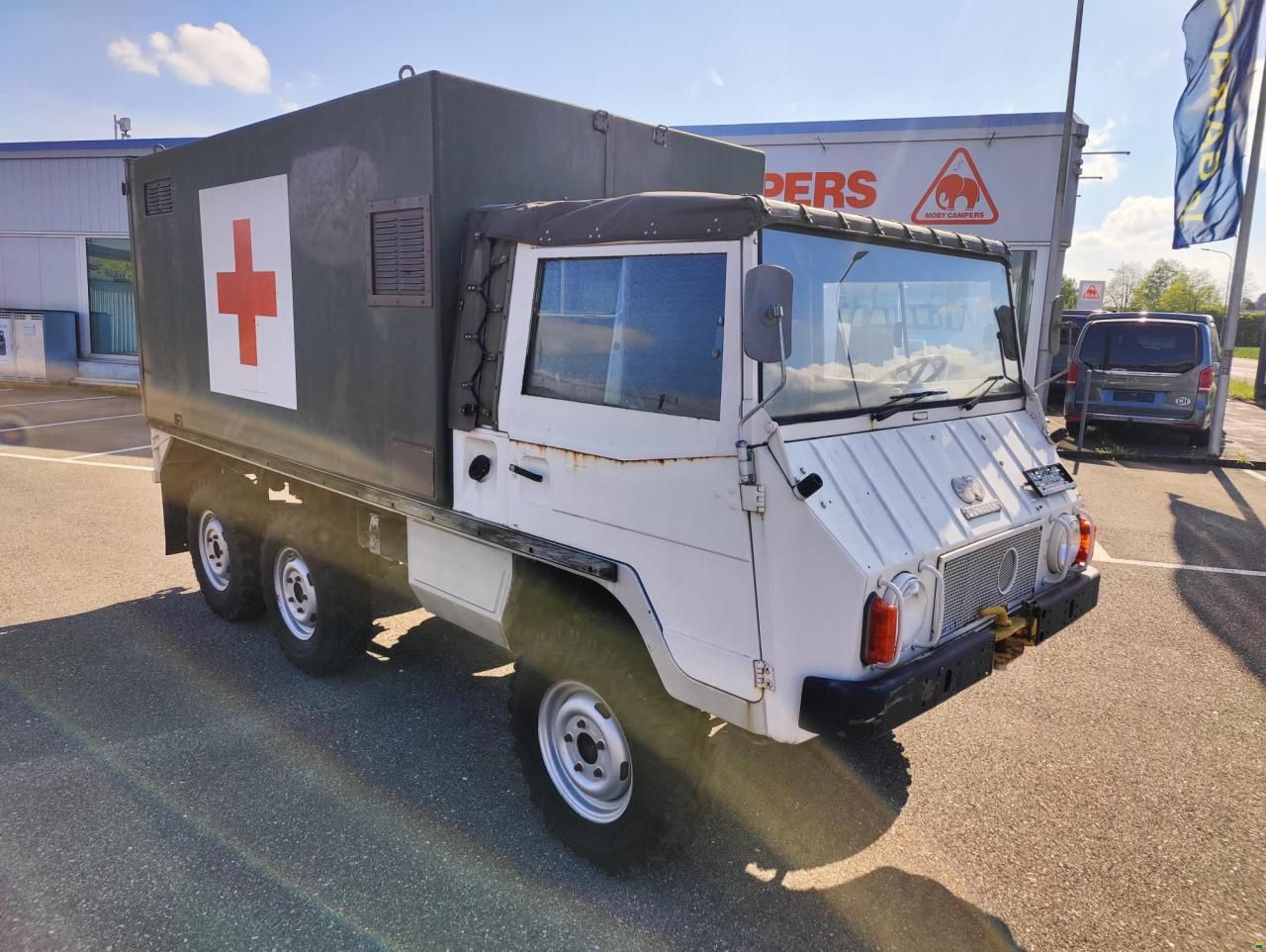 712 M 6x6 Sanitätskabine