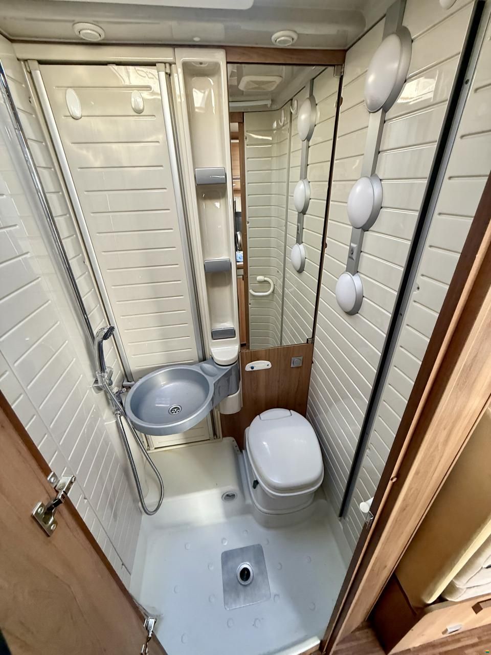 B&uuml;rstner Travel T620 - L&auml;ngsbetten