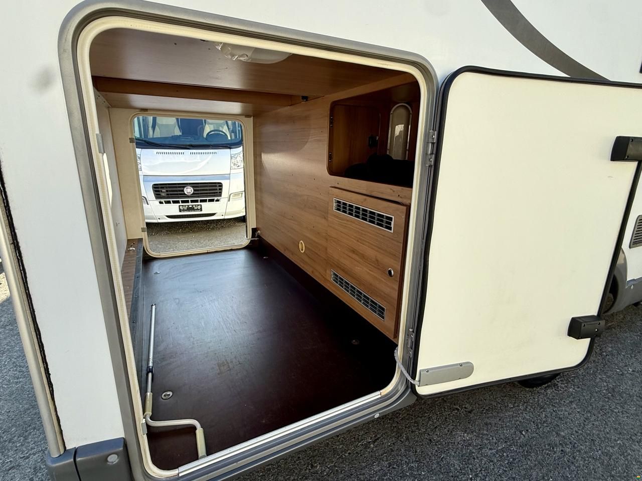 B&uuml;rstner Travel T620 - L&auml;ngsbetten