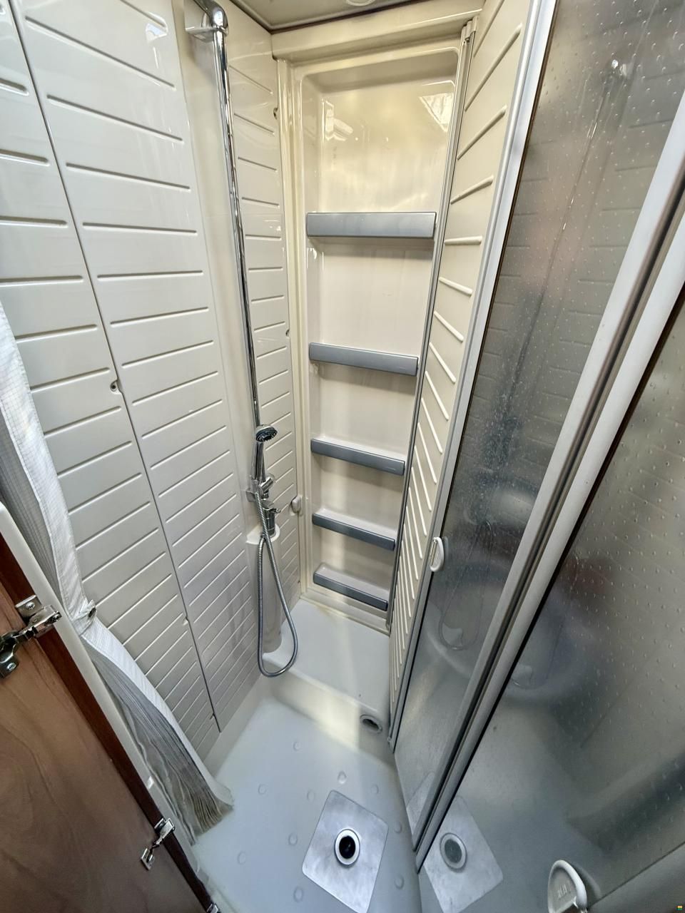 B&uuml;rstner Travel T620 - L&auml;ngsbetten